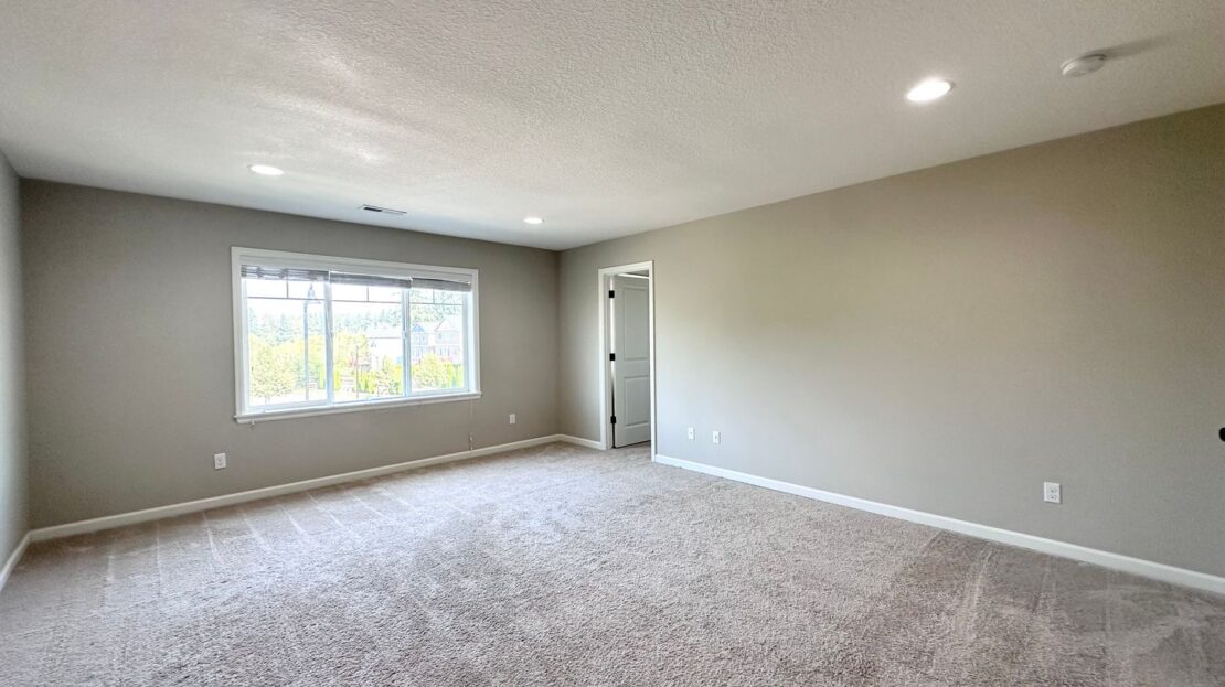 7698 NW Catalpa St. - Portland - Oregon - 5 bed, 3 bath rental property