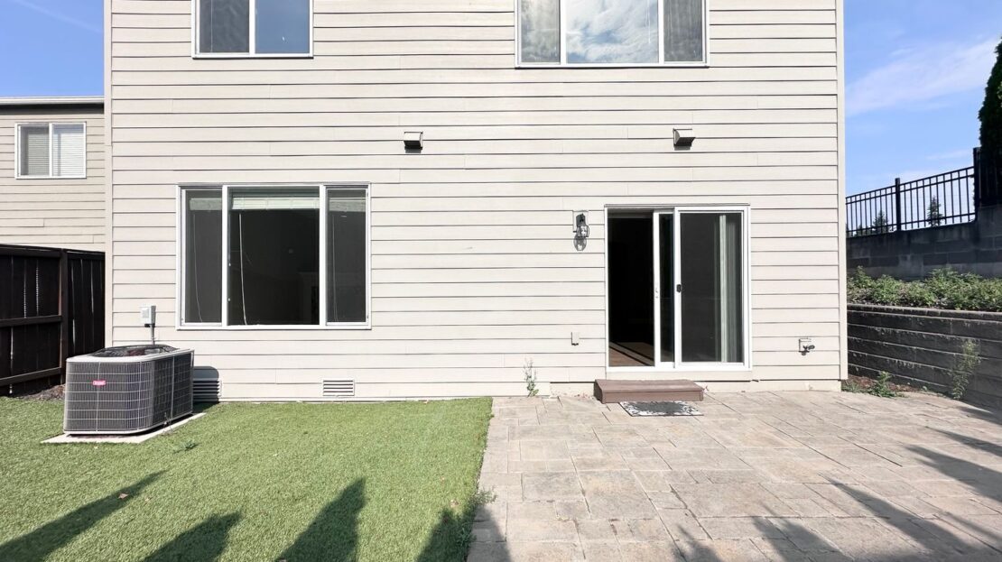 7698 NW Catalpa St. - Portland - Oregon - 5 bed, 3 bath rental property