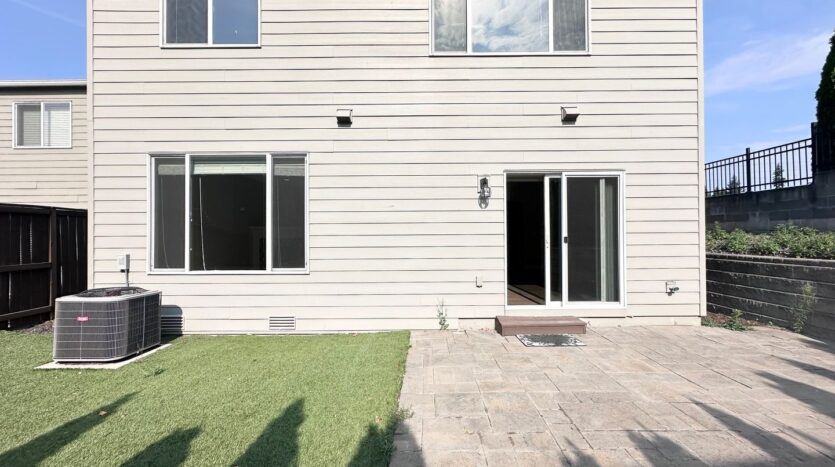 7698 NW Catalpa St. - Portland - Oregon - 5 bed, 3 bath rental property