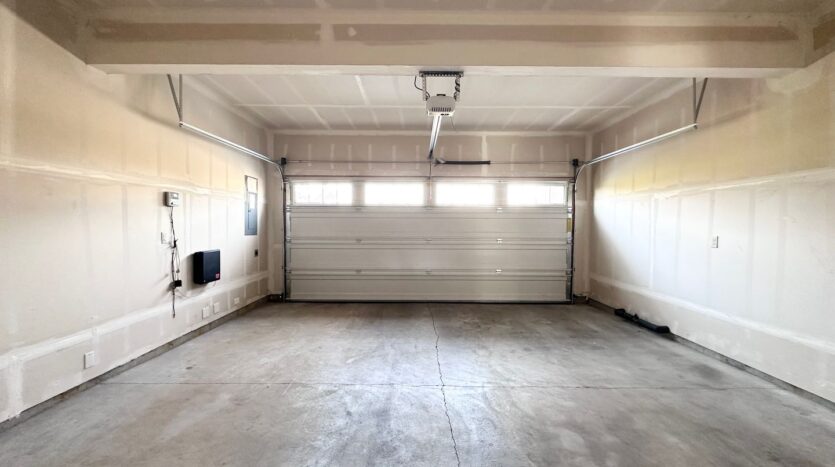 7698 NW Catalpa St. - Portland - Oregon - 5 bed, 3 bath rental property