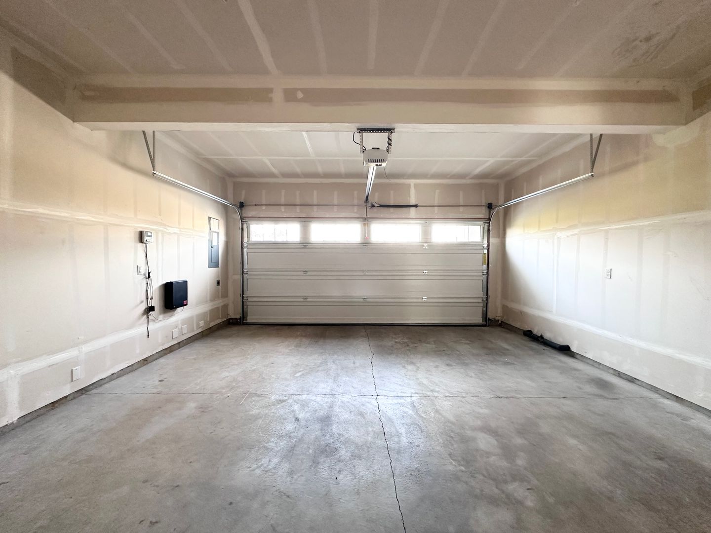 7698 NW Catalpa St. - Portland - Oregon - 5 bed, 3 bath rental property