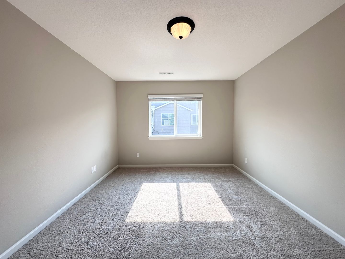 7698 NW Catalpa St. - Portland - Oregon - 5 bed, 3 bath rental property