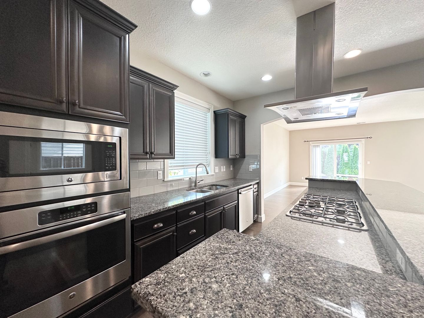 7698 NW Catalpa St. - Portland - Oregon - 5 bed, 3 bath rental property