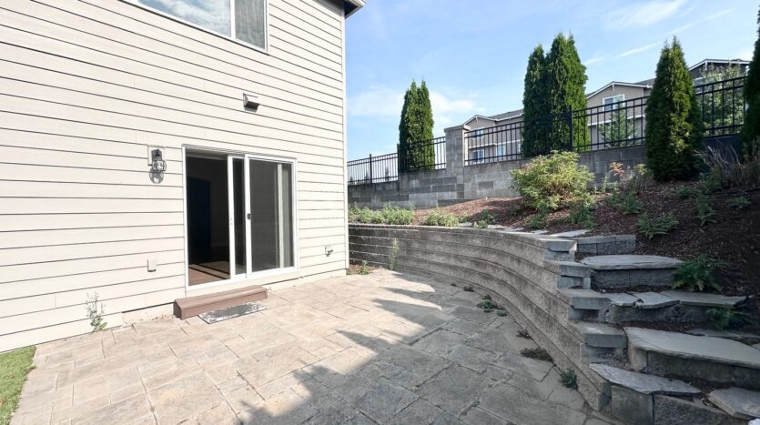 7698 NW Catalpa St. - Portland - Oregon - 5 bed, 3 bath rental property