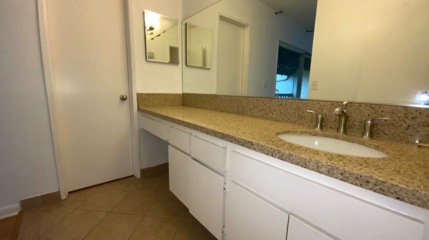7814 Via Foggia - Burbank - California - 3 bed, 3 bath rental property