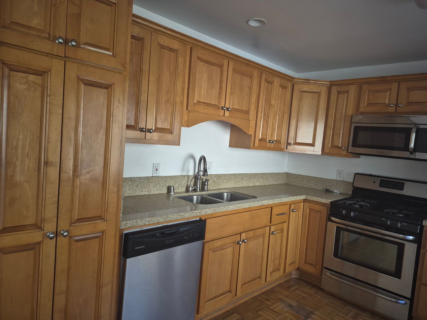 7814 Via Foggia - Burbank - California - 3 bed, 3 bath rental property