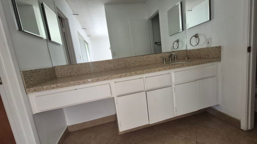7814 Via Foggia - Burbank - California - 3 bed, 3 bath rental property