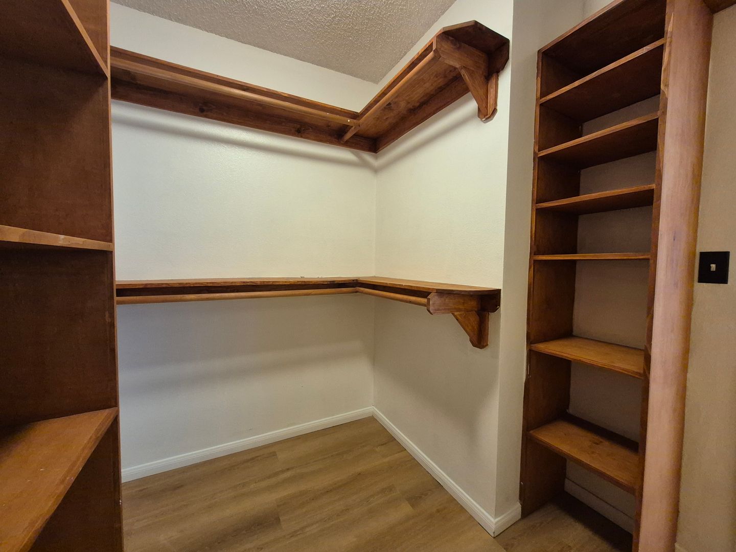 7814 Via Foggia - Burbank - California - 3 bed, 3 bath rental property