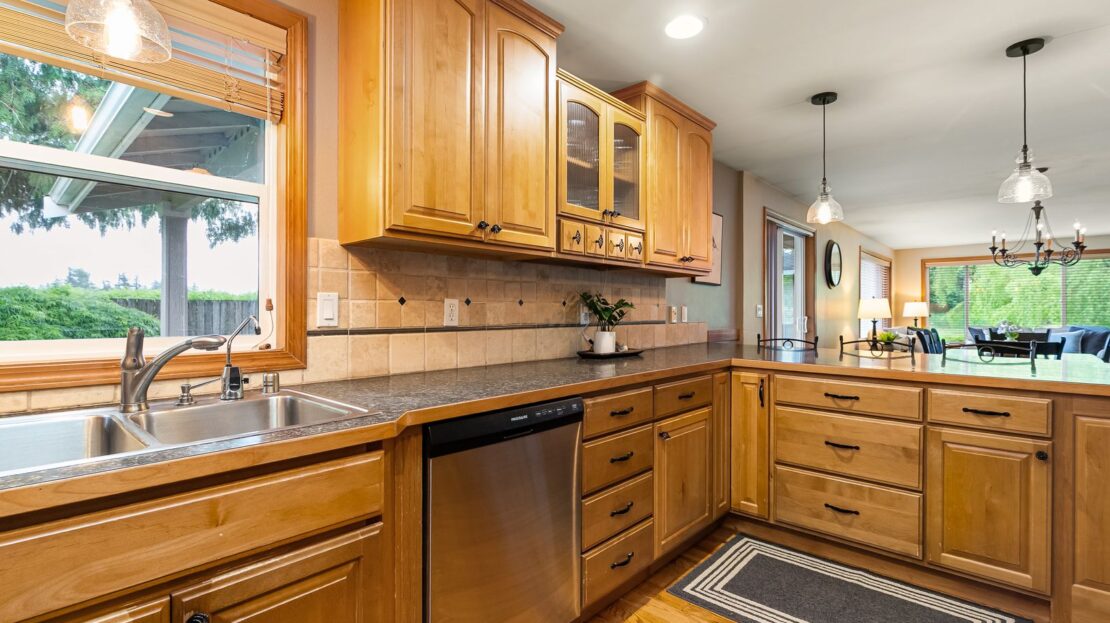 8054 Lyn-Dale Dr - Lynden - Washington - 4 bed, 3 bath rental property