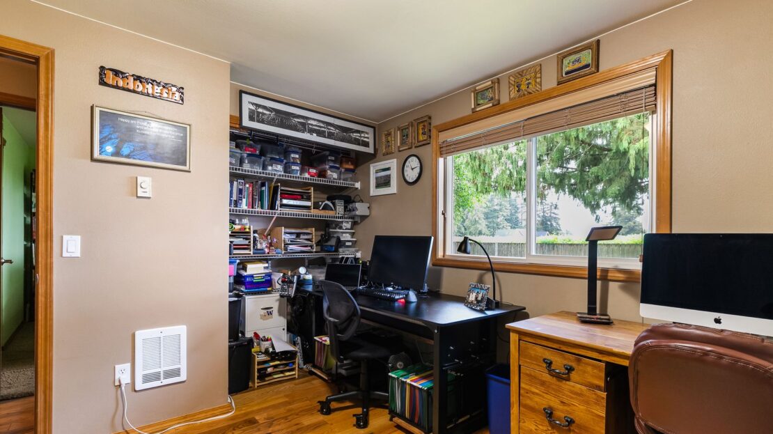 8054 Lyn-Dale Dr - Lynden - Washington - 4 bed, 3 bath rental property