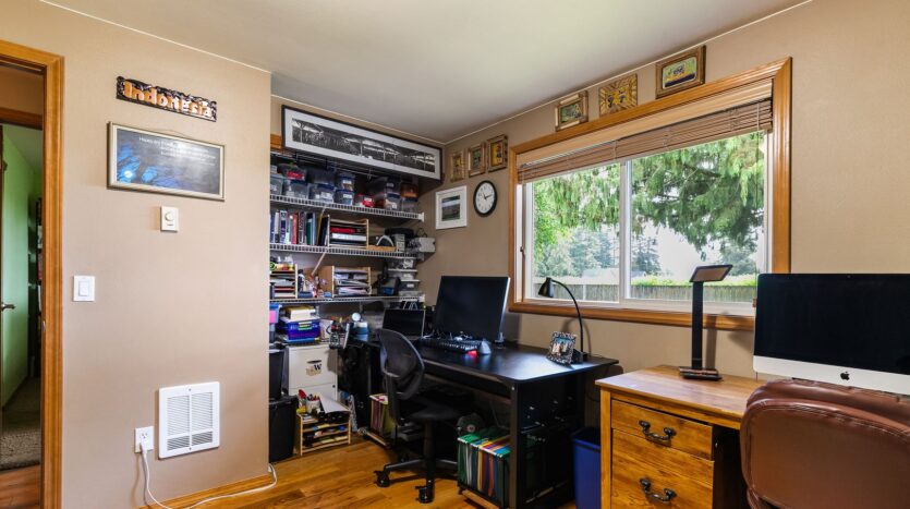 8054 Lyn-Dale Dr - Lynden - Washington - 4 bed, 3 bath rental property