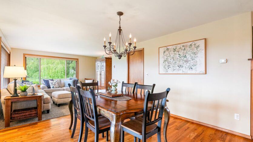 8054 Lyn-Dale Dr - Lynden - Washington - 4 bed, 3 bath rental property