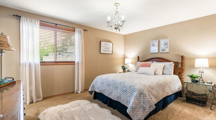 8054 Lyn-Dale Dr - Lynden - Washington - 4 bed, 3 bath rental property