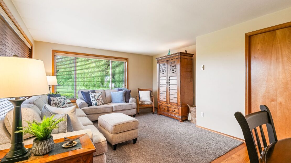 8054 Lyn-Dale Dr - Lynden - Washington - 4 bed, 3 bath rental property