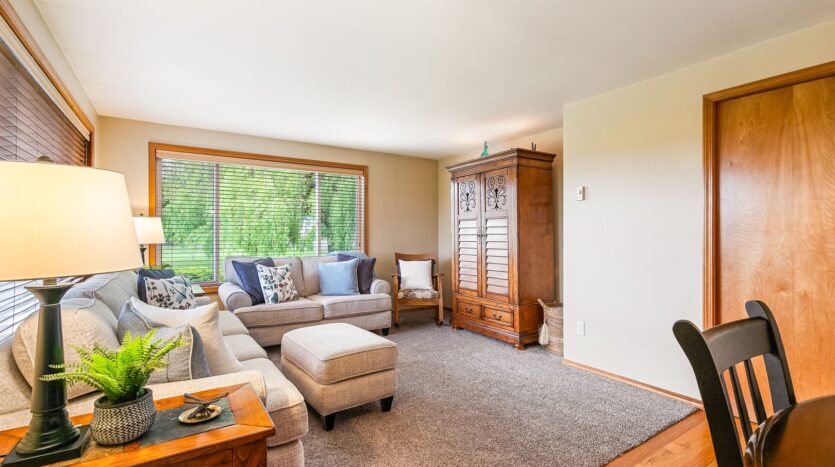 8054 Lyn-Dale Dr - Lynden - Washington - 4 bed, 3 bath rental property