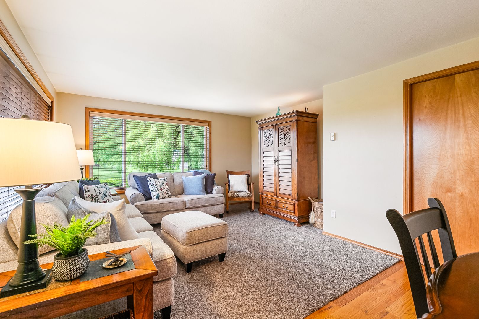 8054 Lyn-Dale Dr - Lynden - Washington - 4 bed, 3 bath rental property