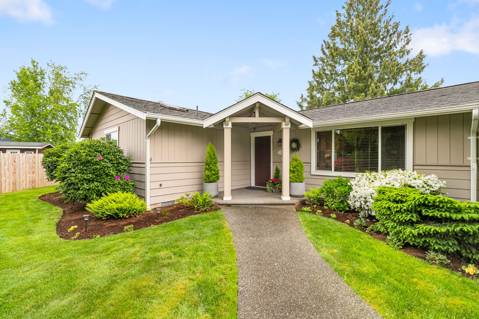 8054 Lyn-Dale Dr - Lynden - Washington - 4 bed, 3 bath rental property