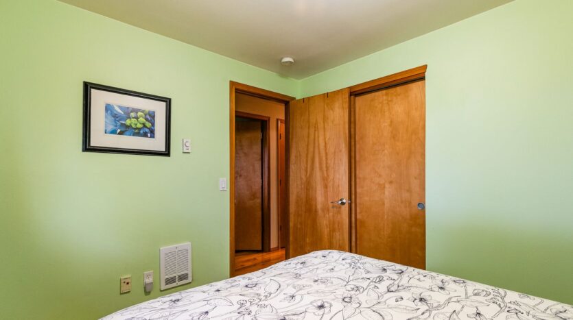 8054 Lyn-Dale Dr - Lynden - Washington - 4 bed, 3 bath rental property