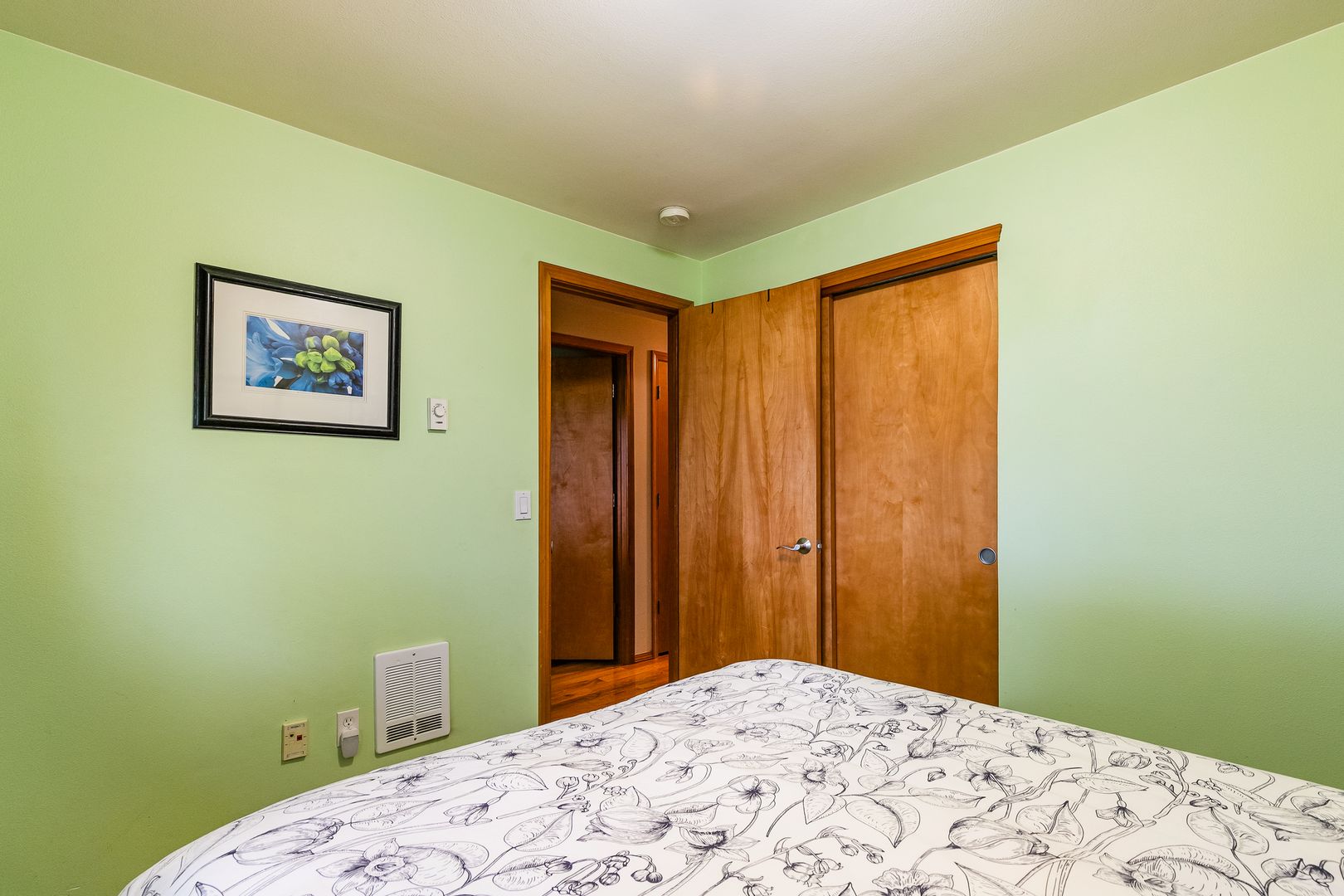 8054 Lyn-Dale Dr - Lynden - Washington - 4 bed, 3 bath rental property