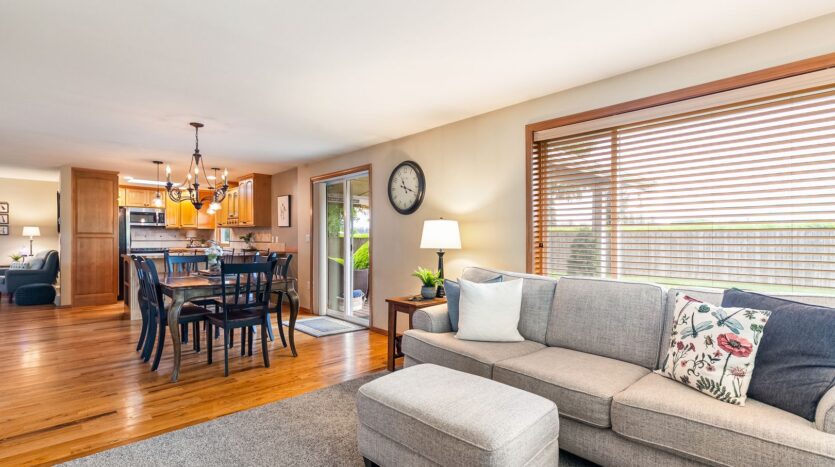 8054 Lyn-Dale Dr - Lynden - Washington - 4 bed, 3 bath rental property