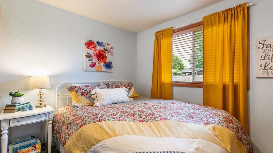 8054 Lyn-Dale Dr - Lynden - Washington - 4 bed, 3 bath rental property