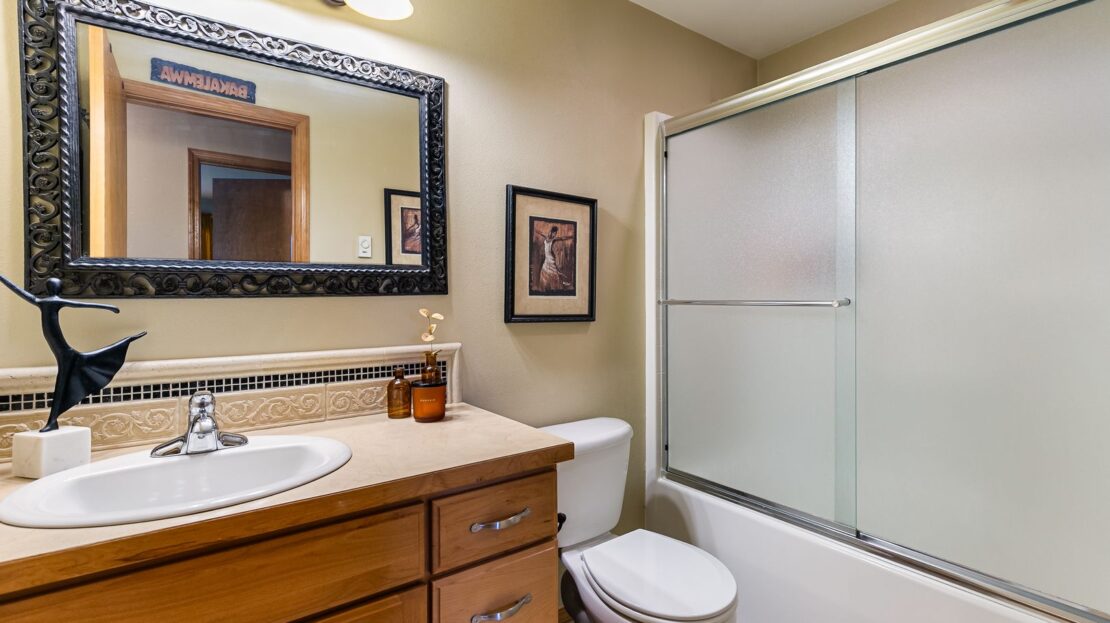 8054 Lyn-Dale Dr - Lynden - Washington - 4 bed, 3 bath rental property