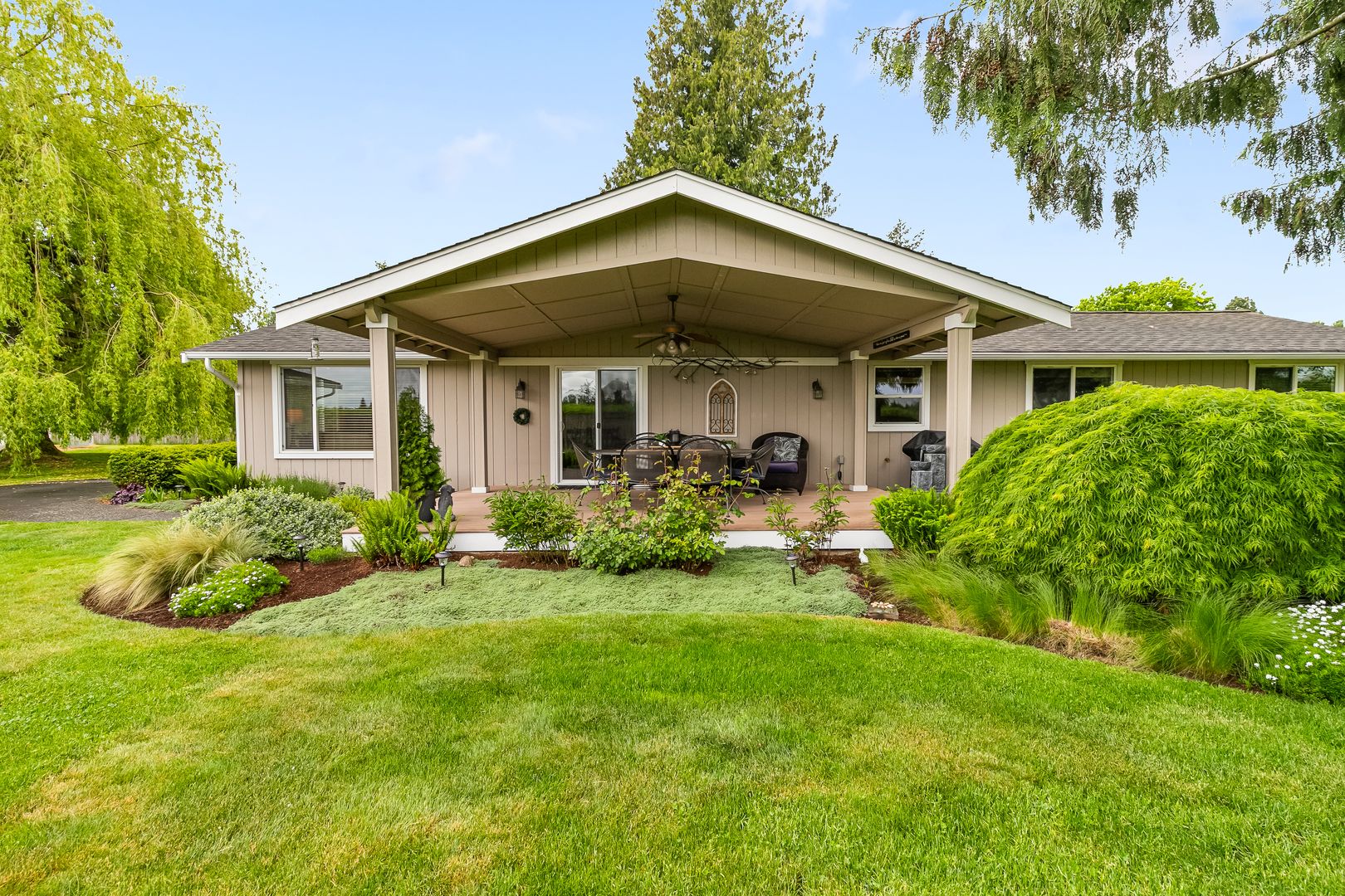 8054 Lyn-Dale Dr - Lynden - Washington - 4 bed, 3 bath rental property