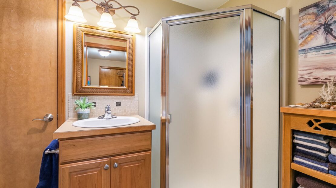 8054 Lyn-Dale Dr - Lynden - Washington - 4 bed, 3 bath rental property