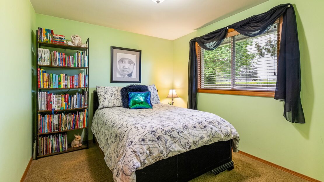 8054 Lyn-Dale Dr - Lynden - Washington - 4 bed, 3 bath rental property