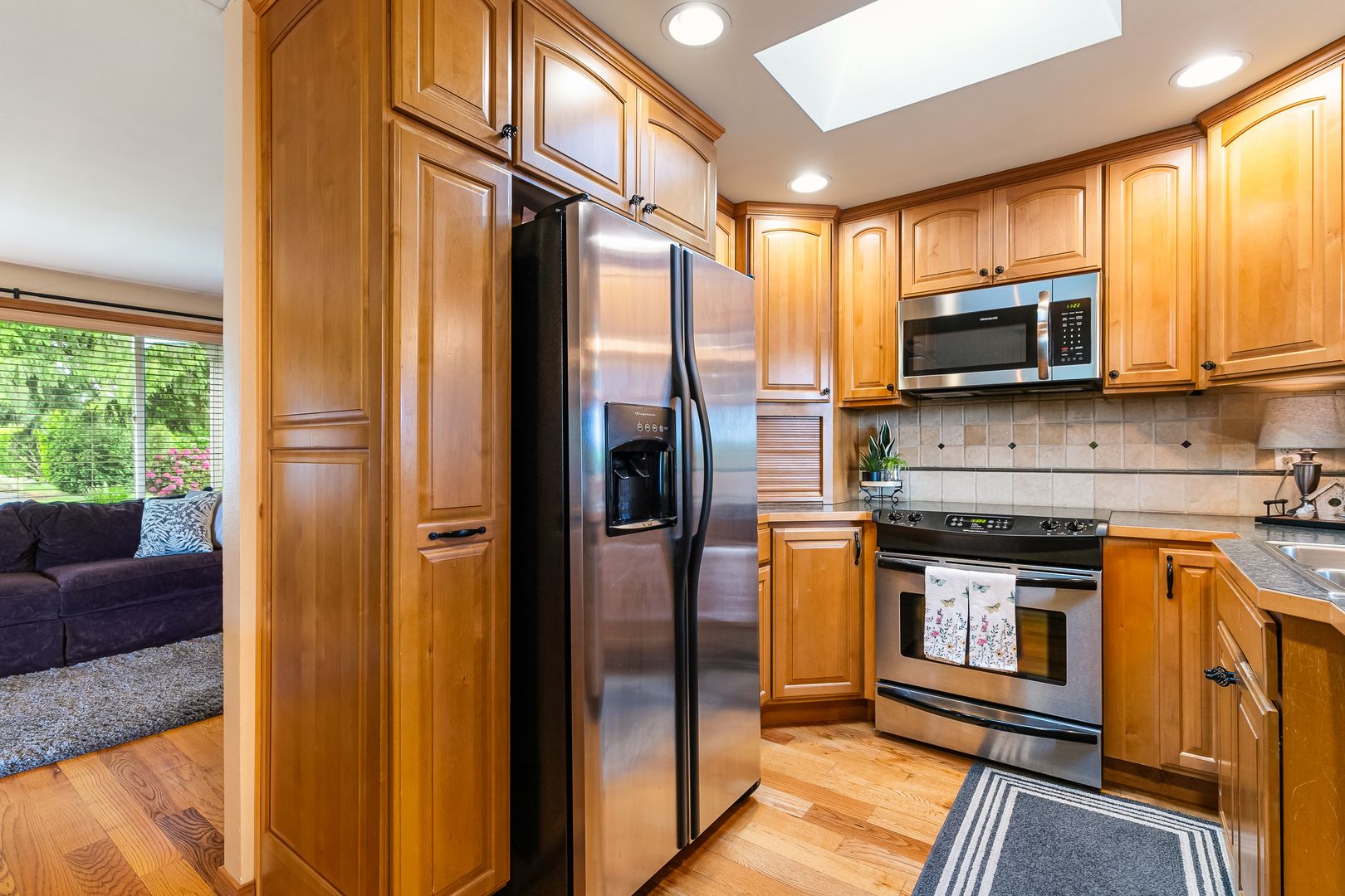 8054 Lyn-Dale Dr - Lynden - Washington - 4 bed, 3 bath rental property