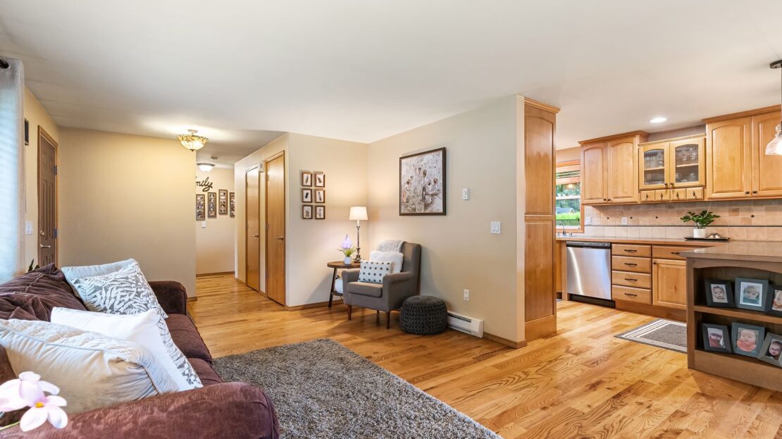 8054 Lyn-Dale Dr - Lynden - Washington - 4 bed, 3 bath rental property