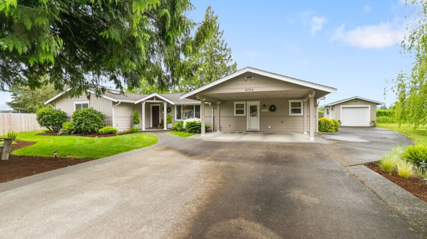 8054 Lyn-Dale Dr - Lynden - Washington - 4 bed, 3 bath rental property