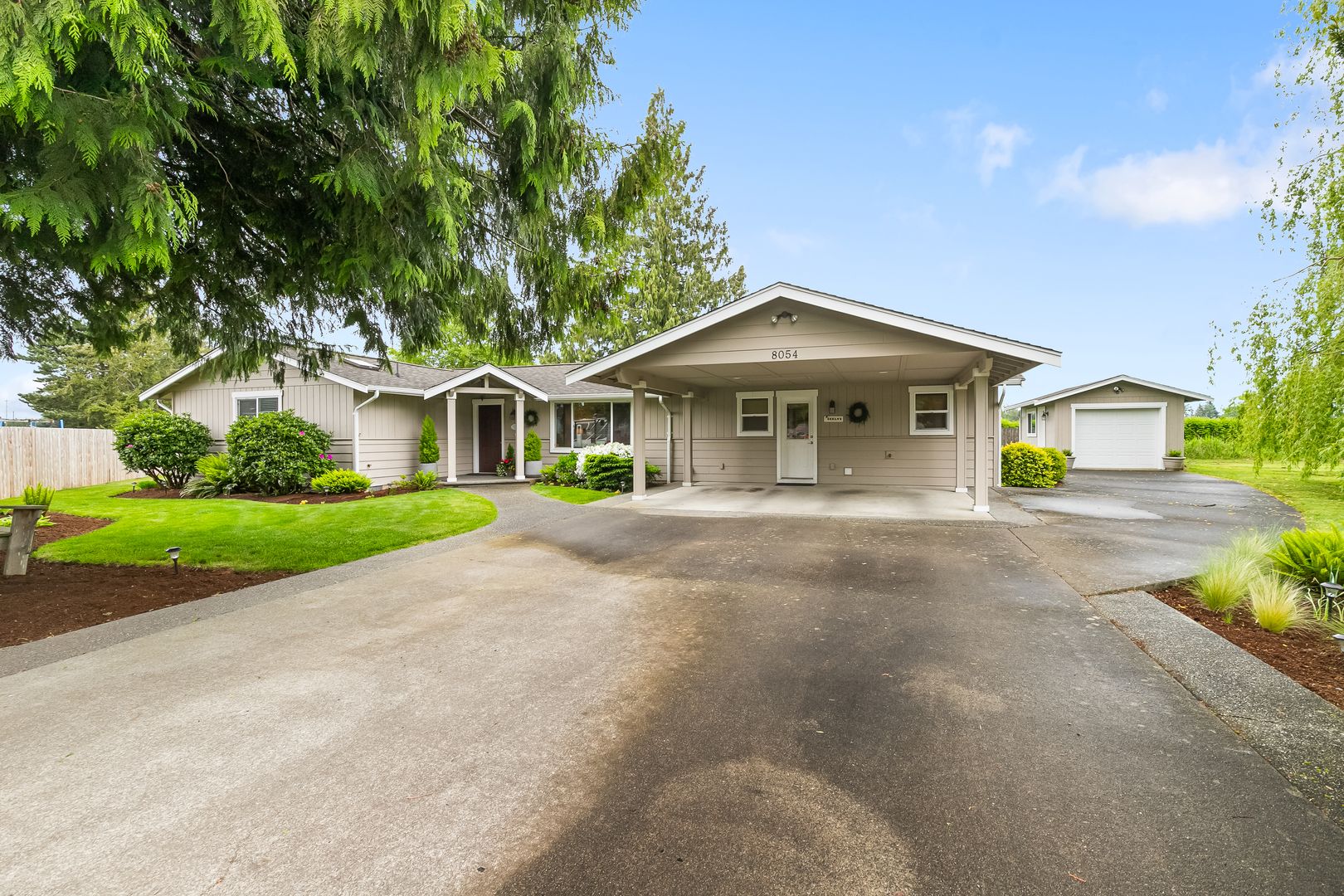 8054 Lyn-Dale Dr - Lynden - Washington - 4 bed, 3 bath rental property