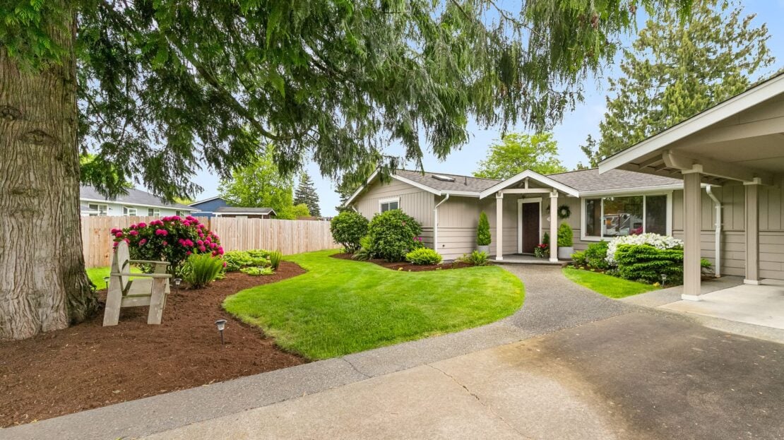 8054 Lyn-Dale Dr - Lynden - Washington - 4 bed, 3 bath rental property