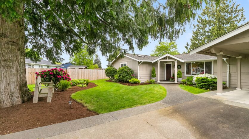 8054 Lyn-Dale Dr - Lynden - Washington - 4 bed, 3 bath rental property