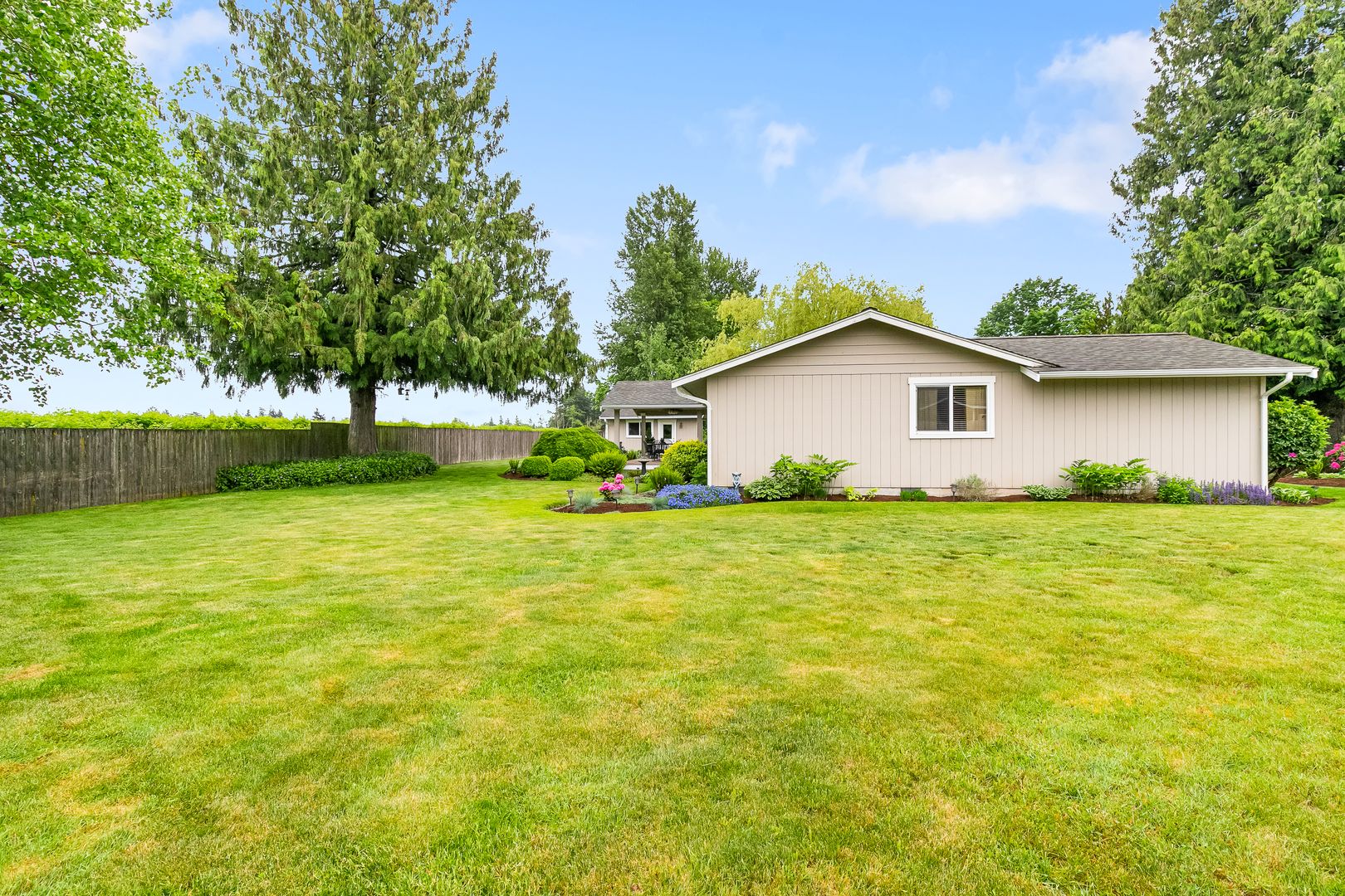 8054 Lyn-Dale Dr - Lynden - Washington - 4 bed, 3 bath rental property