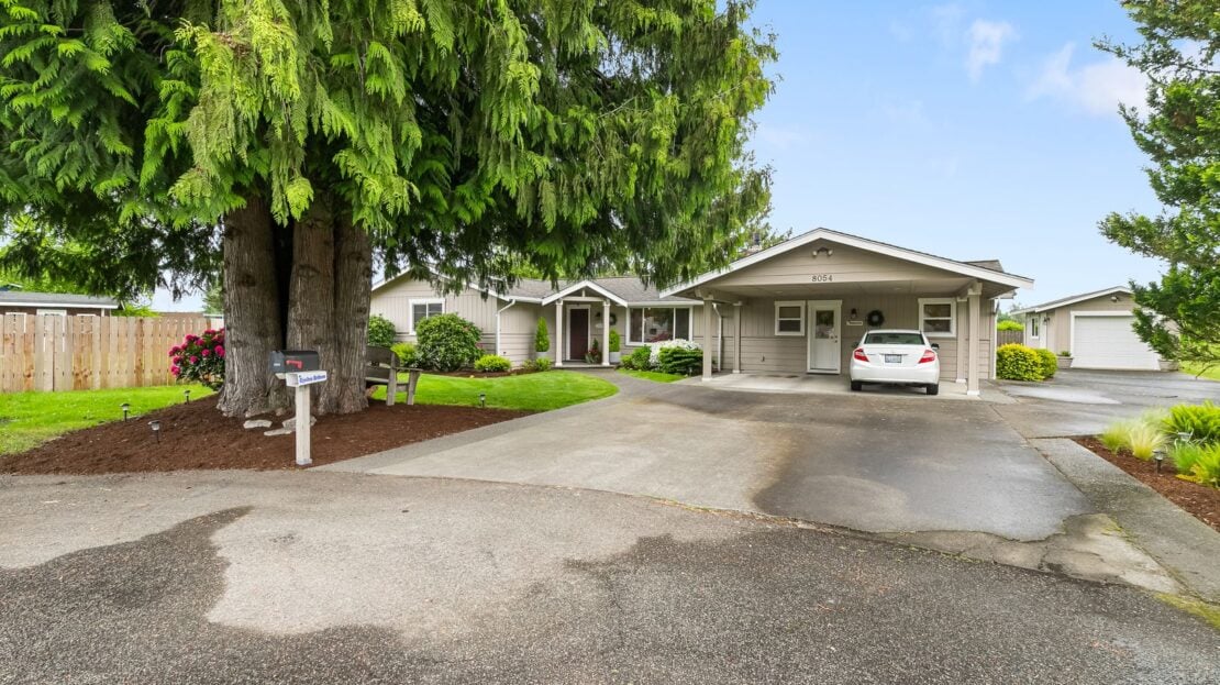 8054 Lyn-Dale Dr - Lynden - Washington - 4 bed, 3 bath rental property