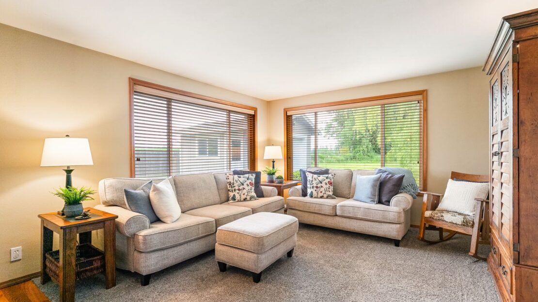 8054 Lyn-Dale Dr - Lynden - Washington - 4 bed, 3 bath rental property