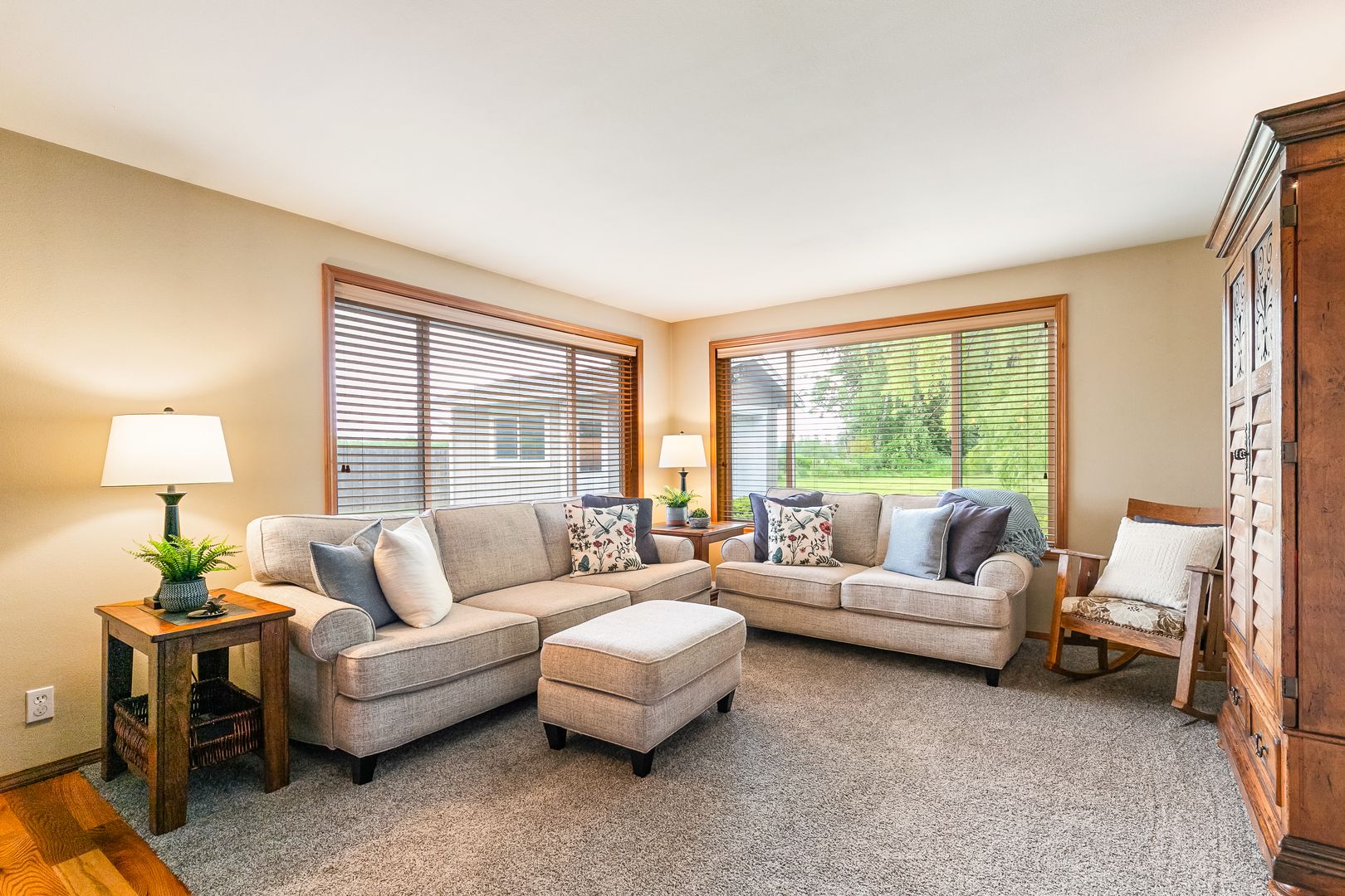 8054 Lyn-Dale Dr - Lynden - Washington - 4 bed, 3 bath rental property