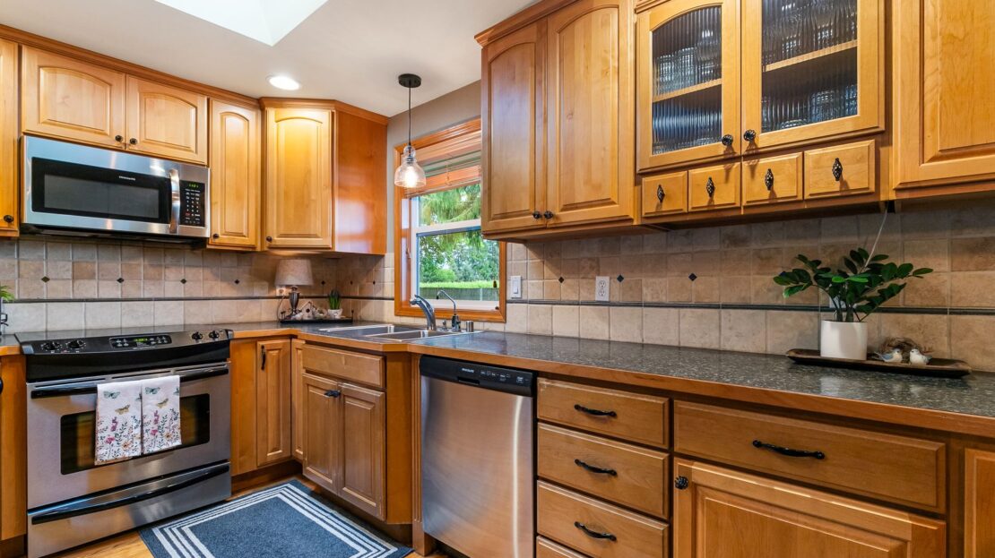 8054 Lyn-Dale Dr - Lynden - Washington - 4 bed, 3 bath rental property
