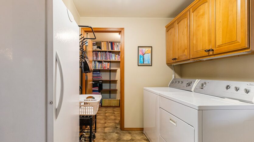 8054 Lyn-Dale Dr - Lynden - Washington - 4 bed, 3 bath rental property