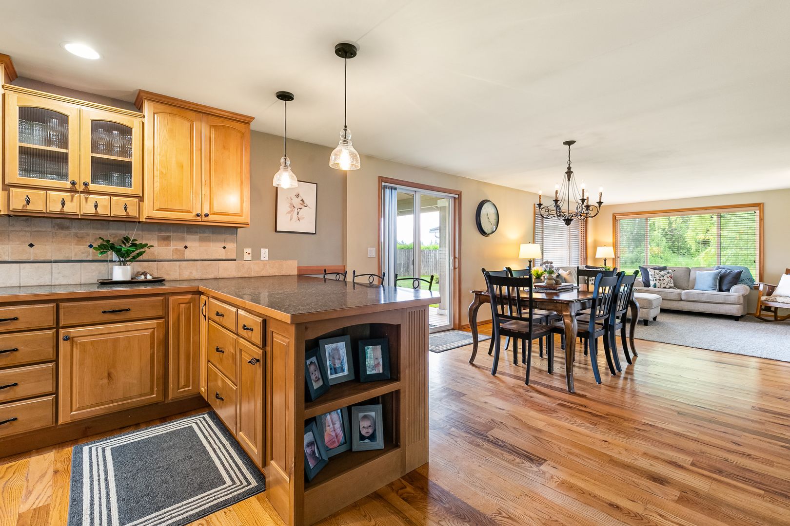 8054 Lyn-Dale Dr - Lynden - Washington - 4 bed, 3 bath rental property