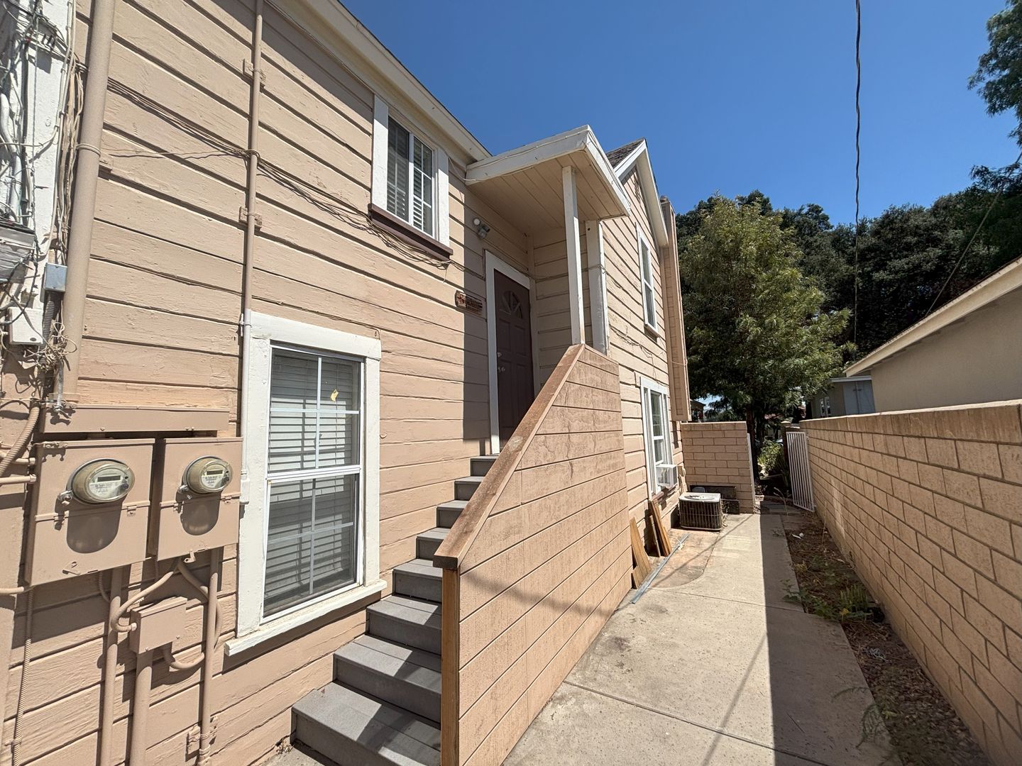 814 W Grand Blvd  - Upper Unit 1/2 - Corona - California - 2 bed, 1 bath rental property