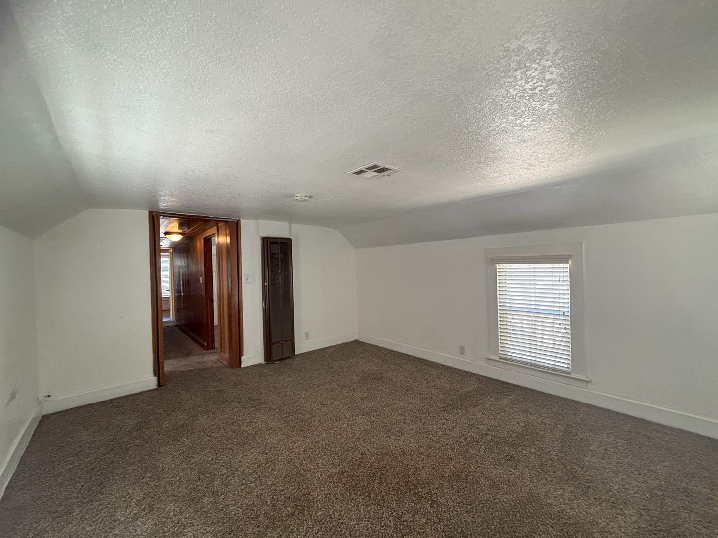 814 W Grand Blvd  - Upper Unit 1/2 - Corona - California - 2 bed, 1 bath rental property
