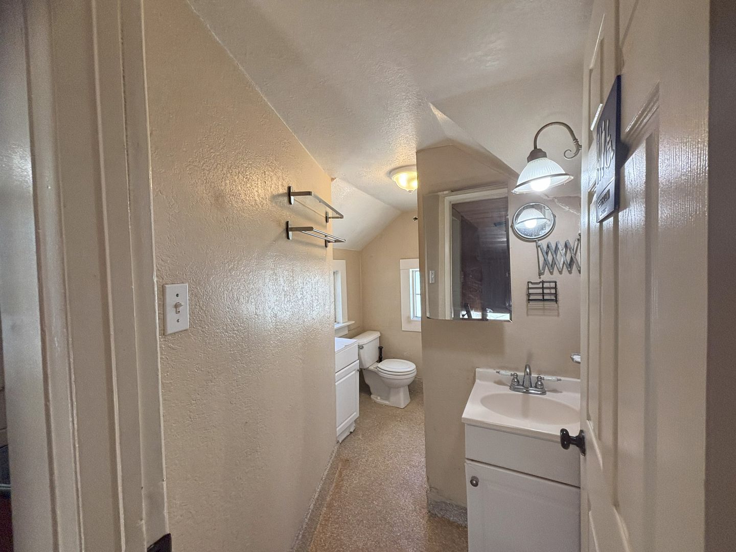 814 W Grand Blvd  - Upper Unit 1/2 - Corona - California - 2 bed, 1 bath rental property
