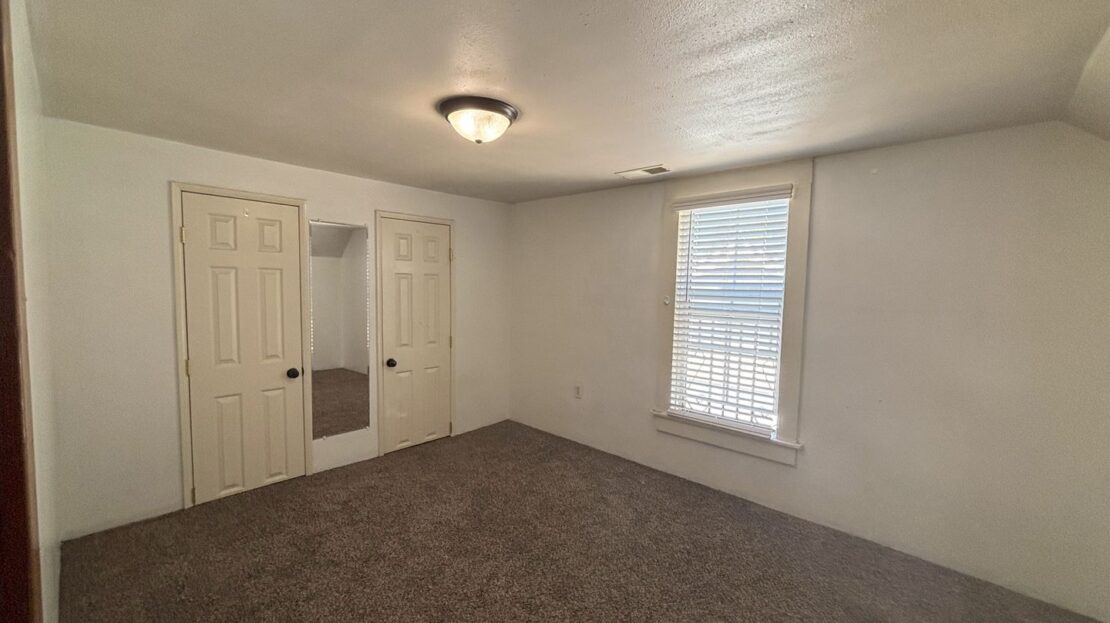 814 W Grand Blvd  - Upper Unit 1/2 - Corona - California - 2 bed, 1 bath rental property