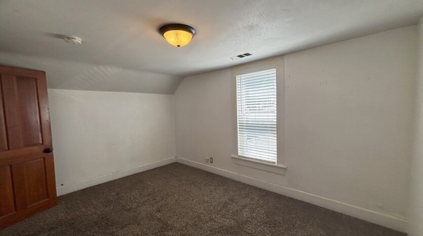 814 W Grand Blvd  - Upper Unit 1/2 - Corona - California - 2 bed, 1 bath rental property