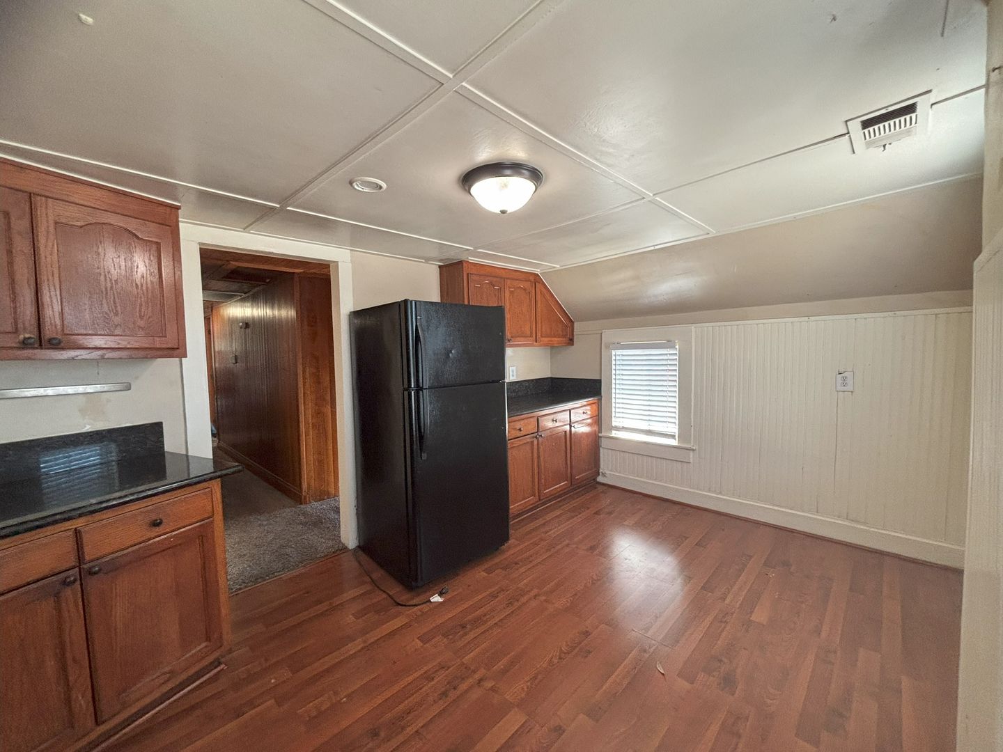 814 W Grand Blvd  - Upper Unit 1/2 - Corona - California - 2 bed, 1 bath rental property