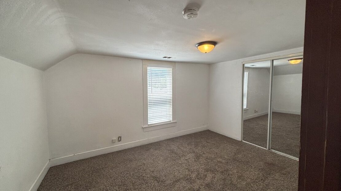 814 W Grand Blvd  - Upper Unit 1/2 - Corona - California - 2 bed, 1 bath rental property