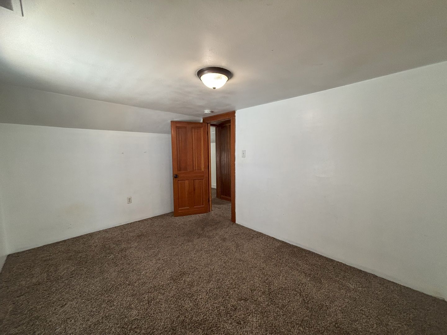 814 W Grand Blvd  - Upper Unit 1/2 - Corona - California - 2 bed, 1 bath rental property